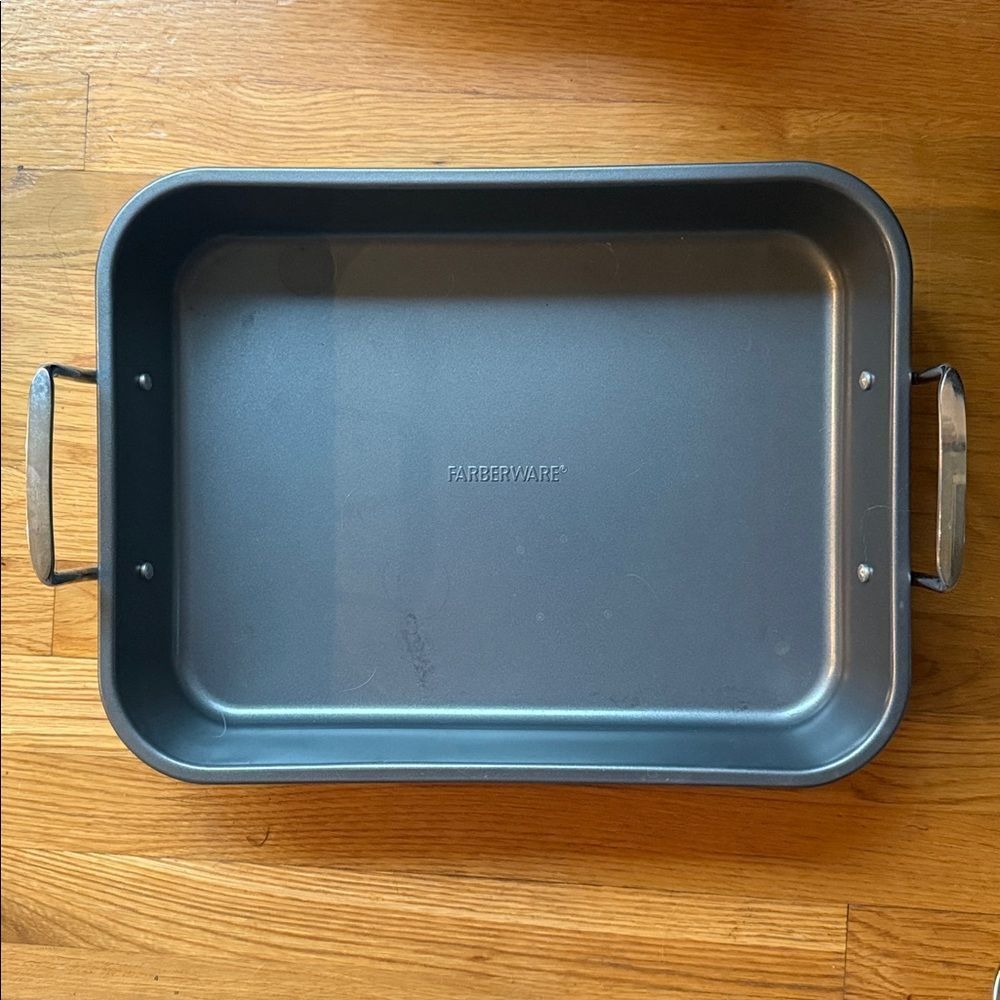 Farberware Roasting Pan with Rack! - Picture 3 of 5